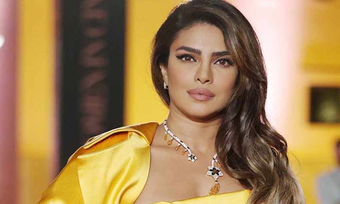  Priyanka Chopra Shocking Comments Goes Viral In Social Media Details Here , Priy-TeluguStop.com