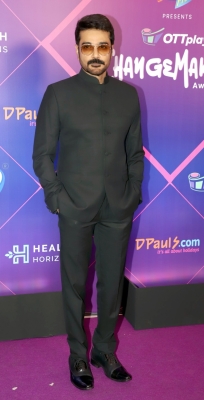  Prosenjit Chatterjee Dedicates His 'jubilee' Look To His Father Biswajeet-TeluguStop.com