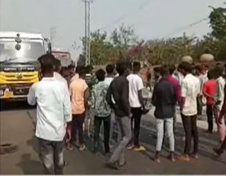  Tension In Ranga Reddy District Janwada.. Tension-TeluguStop.com