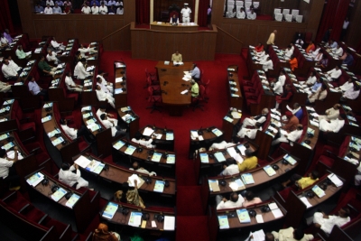  Ruckus In Odisha Assembly Over Drivers' Strike-TeluguStop.com