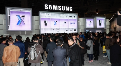  Samsung To Soon Unveil Tri-foldable Smartphone: Report-TeluguStop.com