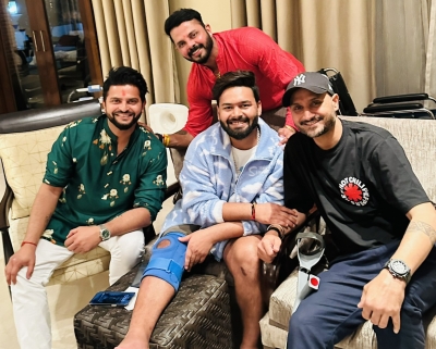  Suresh Raina, Harbhajan Singh, Sreesanth Meet Rishabh Pant, Pen Heartwarming Not-TeluguStop.com