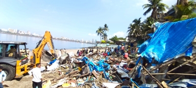  'surgical Strike' On Mahim Sea-front - Bmc Razes Four-dozen Illegal Huts-TeluguStop.com