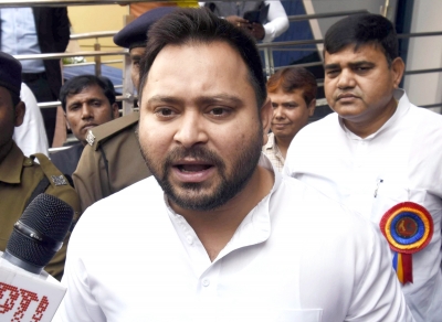  Tejashwi Challenges Cbi Summons In Delhi Hc-TeluguStop.com