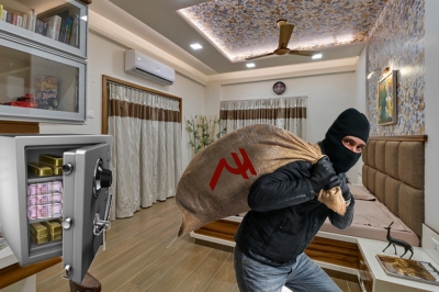  Thieves Strike At Senior Ias Officer's House In Bihar-TeluguStop.com
