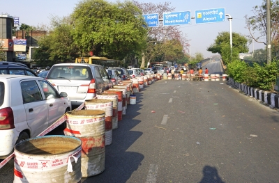  Traffic Snarls On Delhi Roads For Third Consecutive Day-TeluguStop.com