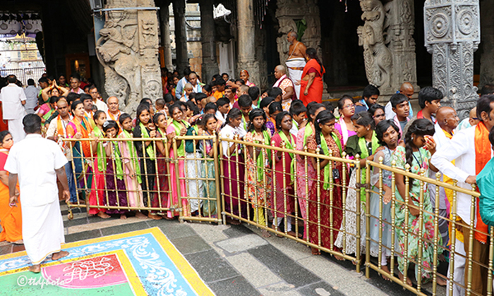 Telugu Advance, Bakti, Devotees Rush, Devotional, Srivenkateswara, Srinivasa Set