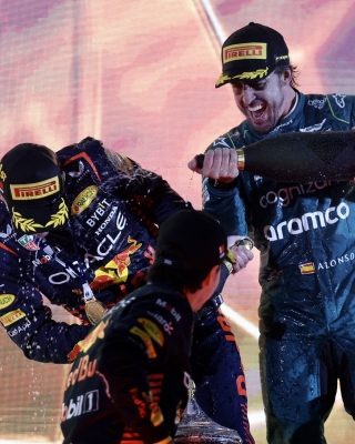  Verstappen Cruises To F1 Bahrain Grand Prix Win-TeluguStop.com