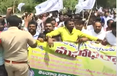  Tension In Hanumakonda Kakatiya University-TeluguStop.com