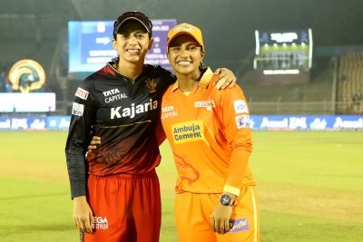  Wpl 2023: Gujarat Giants Win Toss, Elect To Bat First Against Rcb-TeluguStop.com