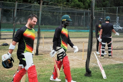  Zimbabwe, Netherlands Kickstart World Cup Qualifier Preparations With Three Odis-TeluguStop.com