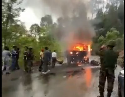  5 Soldiers Killed As Army Vehicle Catches Fire In Suspected Terror Attack (2nd L-TeluguStop.com