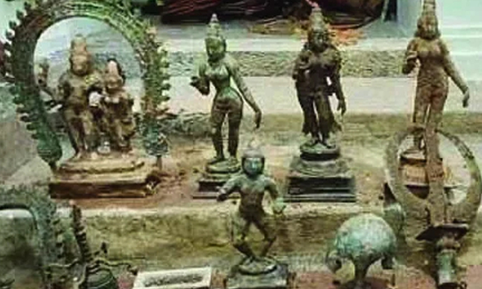  Ancient Shiva Temple Panchaloha Idols Founded , Ancient Shiva Temple, Panchaloha-TeluguStop.com