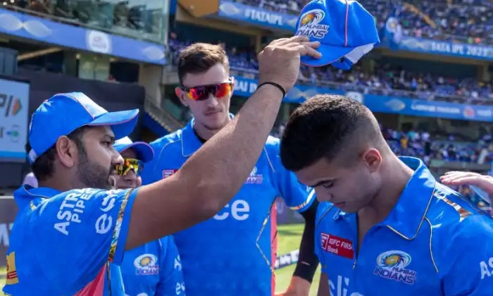 Sachin's Son Arjun Tendulkar Entered The Ipl Match Sachin Tendulkar , Arjun Tend Sachin's Son Arjun Tendulkar Entered The Ipl Match Sachin Tendulkar , Arjun Tend-TeluguStop.com