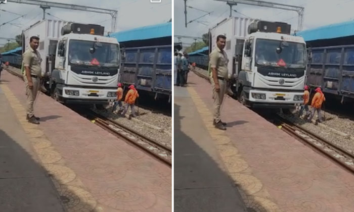  Ashok Leyland Lorry Running On Railway Tracks In Samarlakota, Ashok Leyland , S-TeluguStop.com