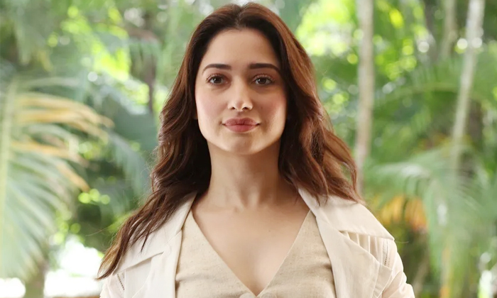 Does Tamanna Have That Bad Habit Of Smoking Cigarettes Does Tamanna Have That Bad Habit Of Smoking Cigarettes-TeluguStop.com
