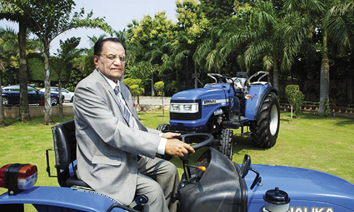  He Was An Lic Employee Today Sonalika Is The Empress How Did All This Happen , L-TeluguStop.com