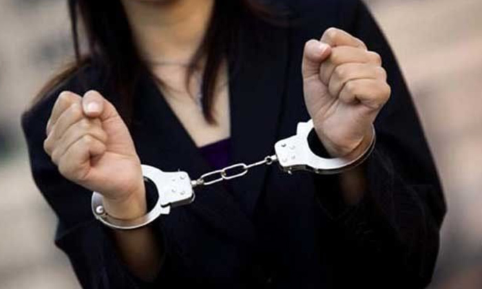  Mumbai Crime Bhojpuri Actress Gets Arrested,Mumbai,Bhojpuri Actress,Webseries,M-TeluguStop.com