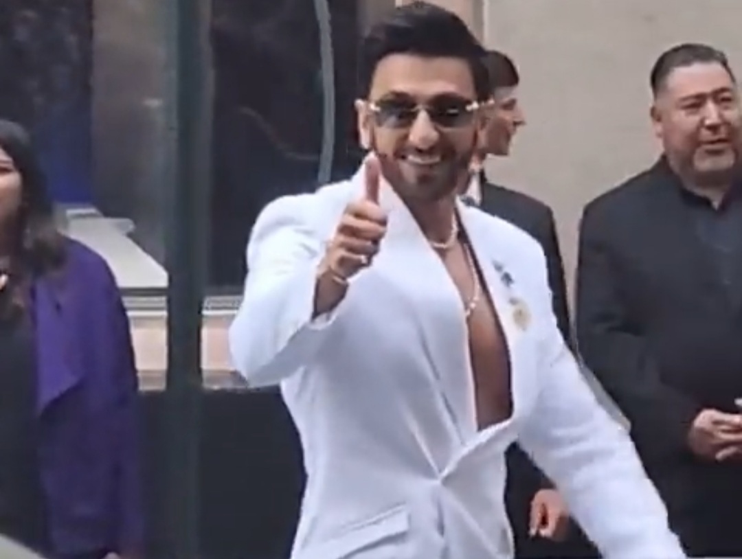  Ranveer Singh Answers About Wife Deepika At An Event, Video Gone Viral!-TeluguStop.com