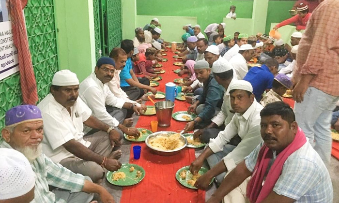  Telangana Government Stands By Muslims Mpp Vutkuri Venkataramana Reddy, Telangan-TeluguStop.com