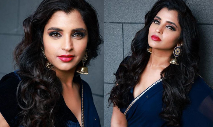  Netizens Trolls On Anchor Syamala Black Saree Photoshoot-TeluguStop.com