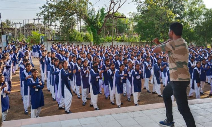  Uttar Pradesh Govt Rani Laxmibai Self Defence Training Programme For Girl Studen-TeluguStop.com