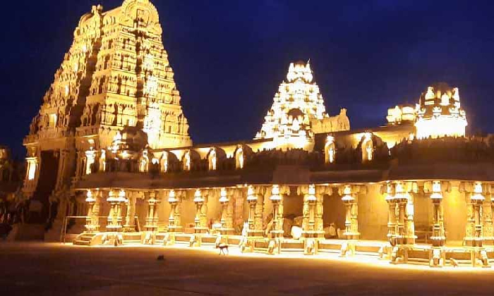  Once Again The Drone Buzzed Over The Yadadri Temple-TeluguStop.com