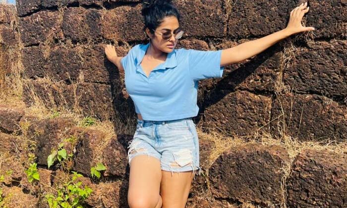  Bigg Boss Divi On Goa Beach-TeluguStop.com