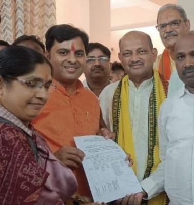  Bjp Candidate Files Nomination For Jharsuguda Bypoll-TeluguStop.com