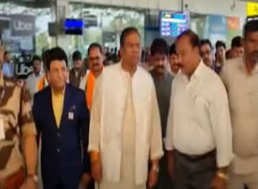  Union Minister Of State For Steel Faggan Singh Arrives In Vizag-TeluguStop.com
