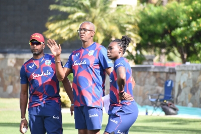  Cwi Not To Renew Courtney Walsh's Contract, To Recruit New Head Coach For Women'-TeluguStop.com