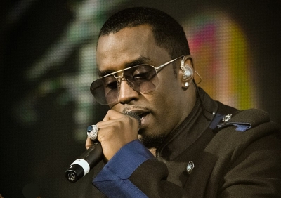  Diddy Pays Sting $5,000 Per Day For Sampling Latter's Song-TeluguStop.com