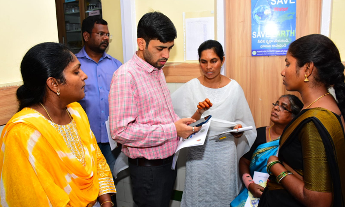  District Collector Inspected The Womens Health Centers In Tangallapally And Nere-TeluguStop.com