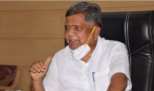  Bjp Shock In Karnataka.. Former Cm Resigns-TeluguStop.com