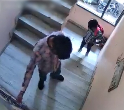 Fir Lodged After 2 Men Open Fire Outside Hypnotherapist's Flat In Delhi Fir Lodged After 2 Men Open Fire Outside Hypnotherapist's Flat In Delhi-TeluguStop.com