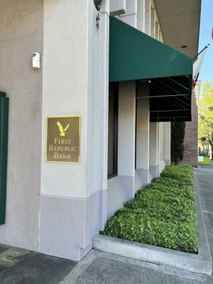  First Republic Bank Customers Pulled Over $100bn From Their Accounts-TeluguStop.com