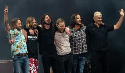  Foo Fighters Releases First Album Since Taylor Hawkins' Death-TeluguStop.com