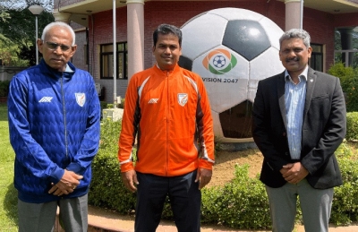  Former India International Syed Sabir Pasha Joins As Aiff Technical Director-TeluguStop.com