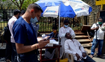 Fresh 1k-plus Spike In Maha Covid Cases, 25 Dedicated Hospitals Started Fresh 1k-plus Spike In Maha Covid Cases, 25 Dedicated Hospitals Started-TeluguStop.com