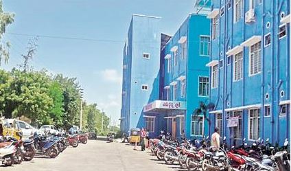  Tension At Sangareddy District Government Hospital-TeluguStop.com