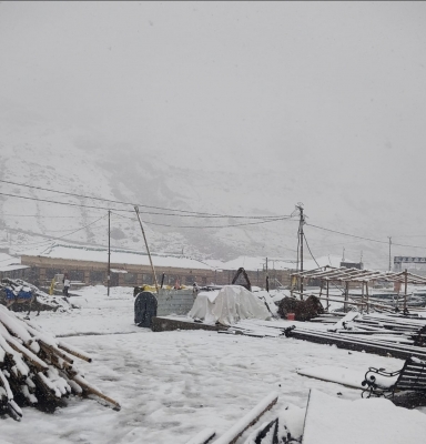  Heavy Snowfall In Kedarnath Obstructs Way To Dham-TeluguStop.com