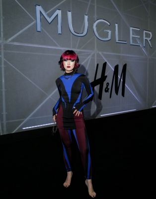  H&m And Mugler Celebrate Their Collaboration-TeluguStop.com