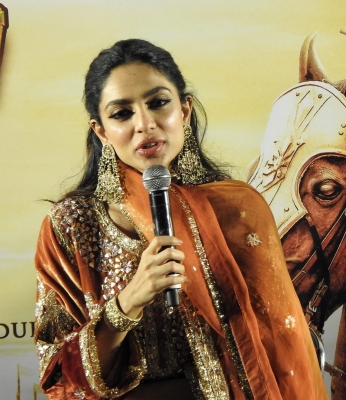  How 'ponniyin Selvan' Got Sobhita Dhulipala To 'do Something Different'-TeluguStop.com