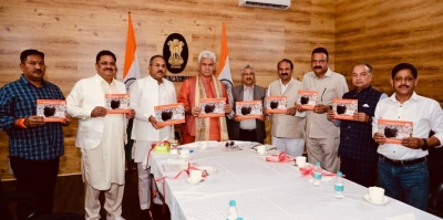 J&k Lg Releases Amarnath Yatra Guidebook J&k Lg Releases Amarnath Yatra Guidebook-TeluguStop.com