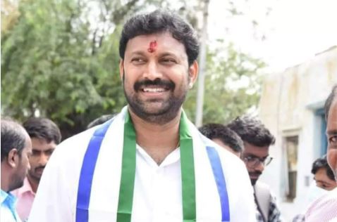  Kadapa Mp Avinash Reddy For Cbi Investigation On The Second Day-TeluguStop.com