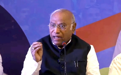  Kharge Retracts 'poisonous Snake' Jibe At Pm Modi; Bjp Riled-TeluguStop.com