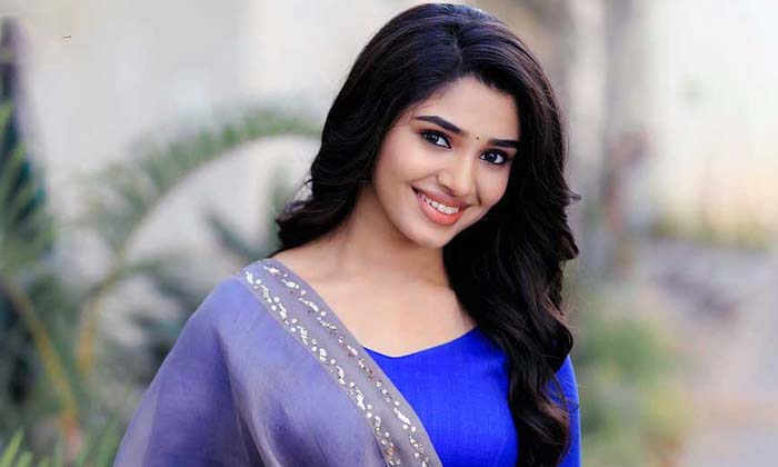  Item Songs Even Those Scenes Were Not Done On Purpose , Kriti Shetty, Samantha,-TeluguStop.com