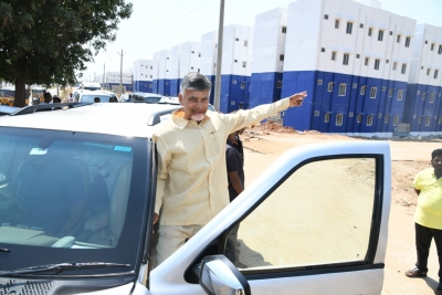  Naidu's Selfie Challenge A Publicity Stunt, Says Jagan-TeluguStop.com