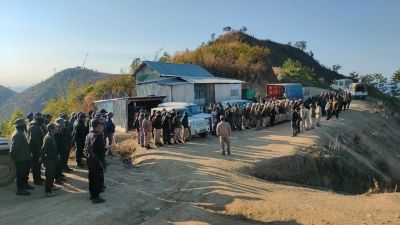 Night Curfew Imposed In Manipur Dists Amid Violence Night Curfew Imposed In Manipur Dists Amid Violence-TeluguStop.com