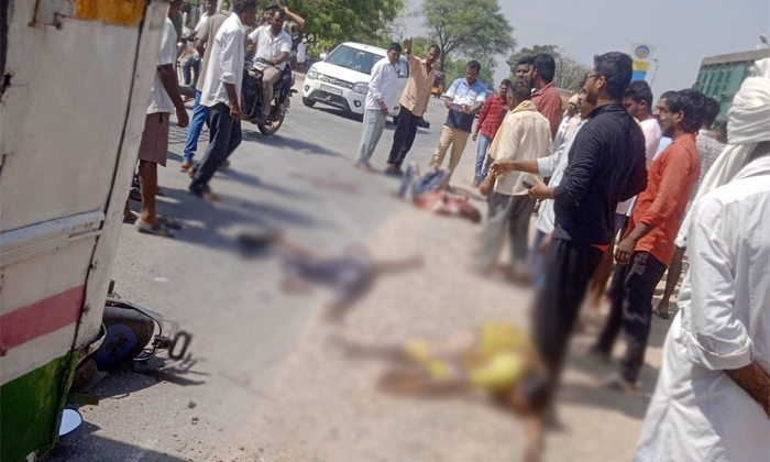  One Died In Yadadri District Road Accident, One Died ,yadadri District, Road Acc-TeluguStop.com